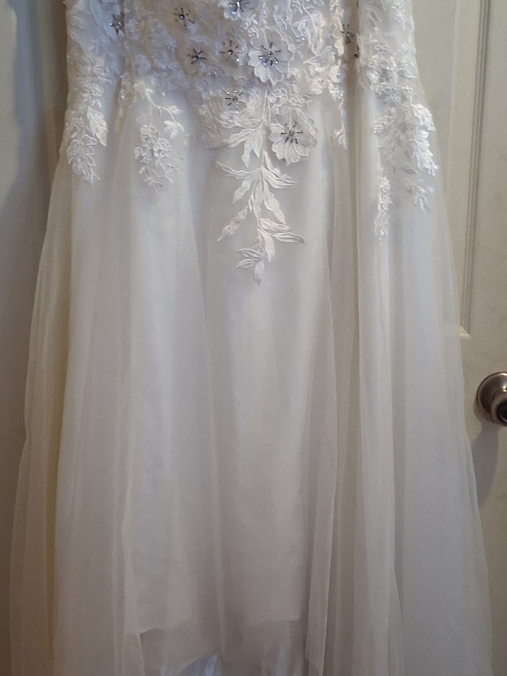 White XXXL Leonia Lee Floral Appliqué Bridal Dress with Tulle Skirt